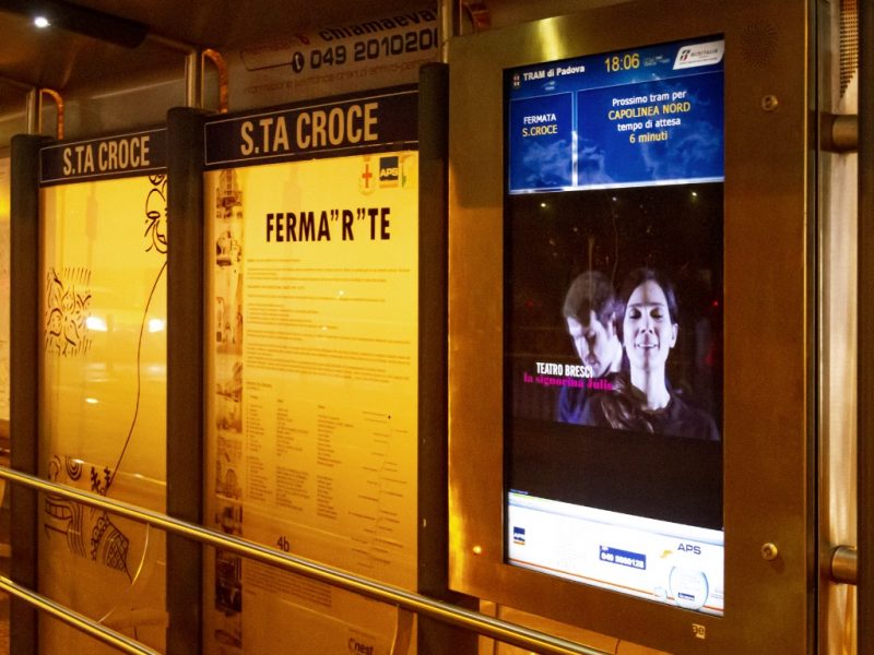 Monitor LCD 42" HD fermata Tram - Santa Croce - Padova